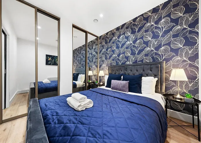 Modern One Bedroom Flat - Sleeps 5 -Near Heathrow - London Ub3