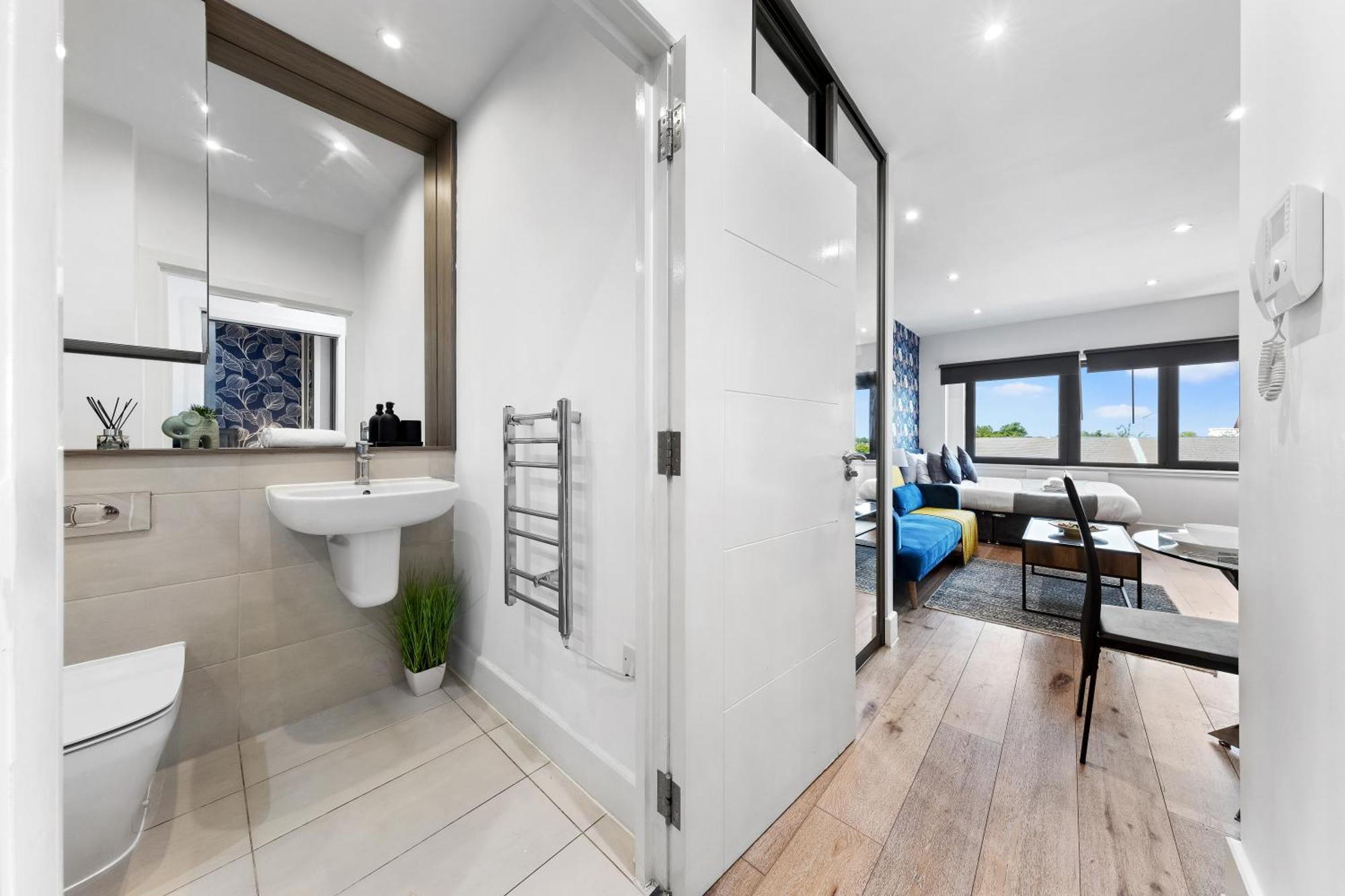 Modern One Bedroom Flat - Sleeps 5 -near Heathrow - Ub3 Appartamento