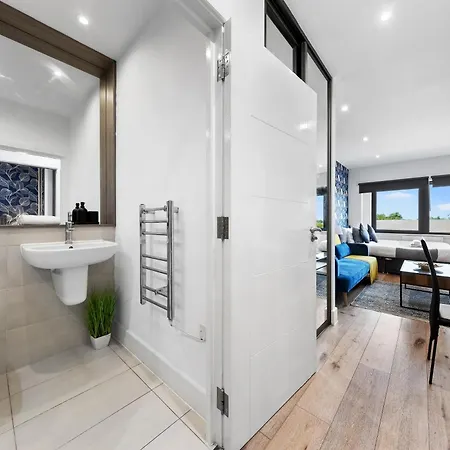 Modern One Bedroom Flat - Sleeps 5 -Near Heathrow - London Ub3 Exterior photo