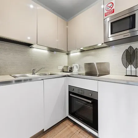 Modern One Bedroom Flat - Sleeps 5 -Near Heathrow - London Ub3 Exterior photo